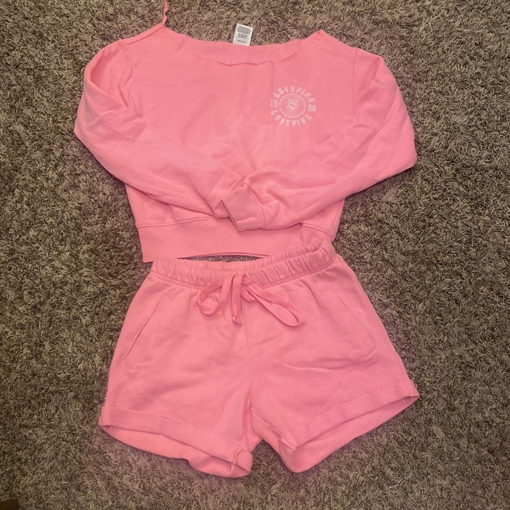 VS PINK OUTFIT